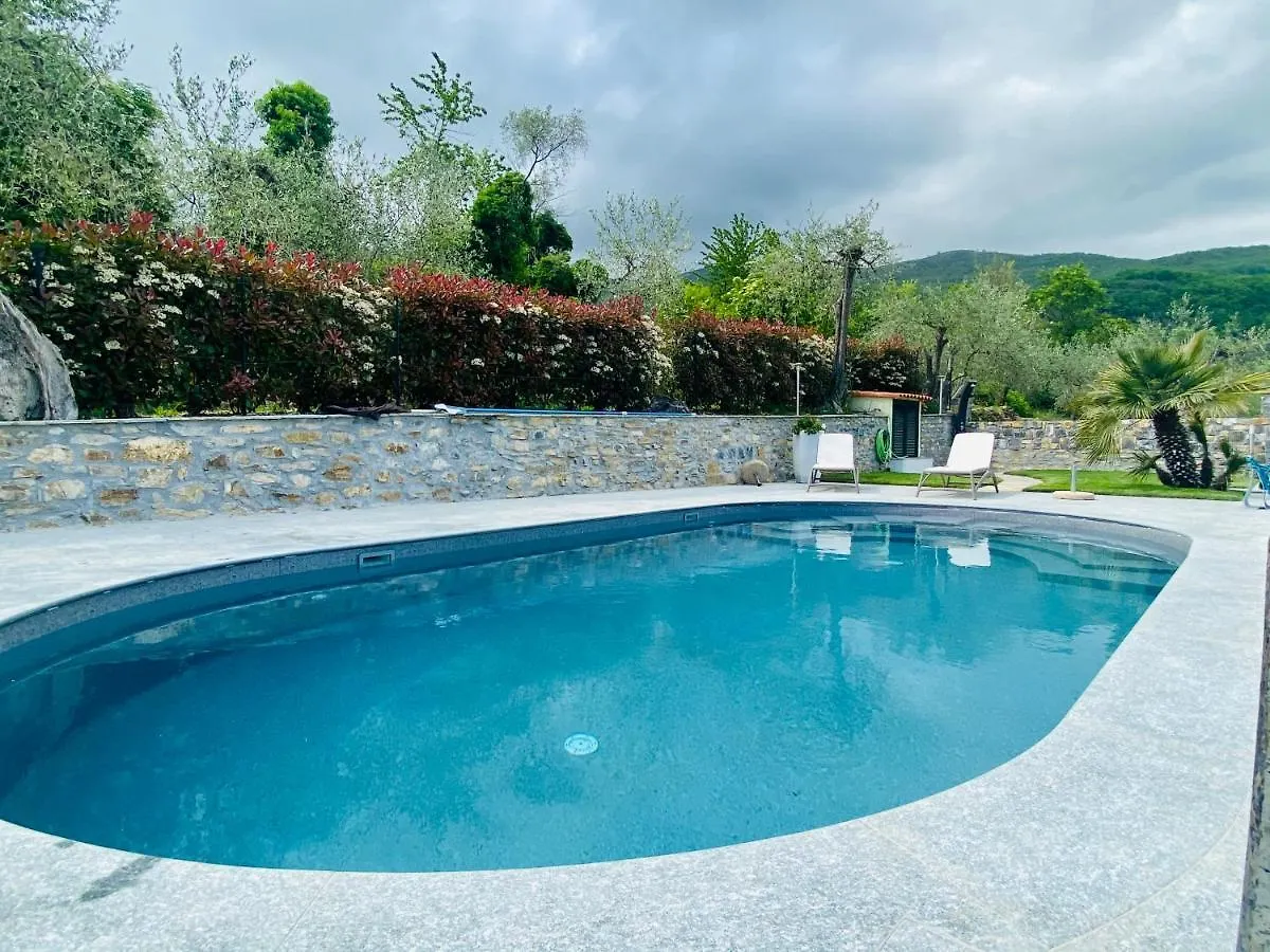 Casa vacanze gli ulivi Borgomaro