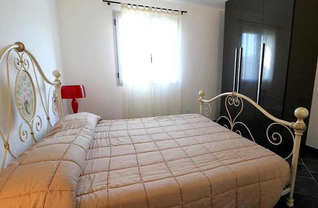 Casa vacanze gli ulivi Borgomaro 0*,  Italia